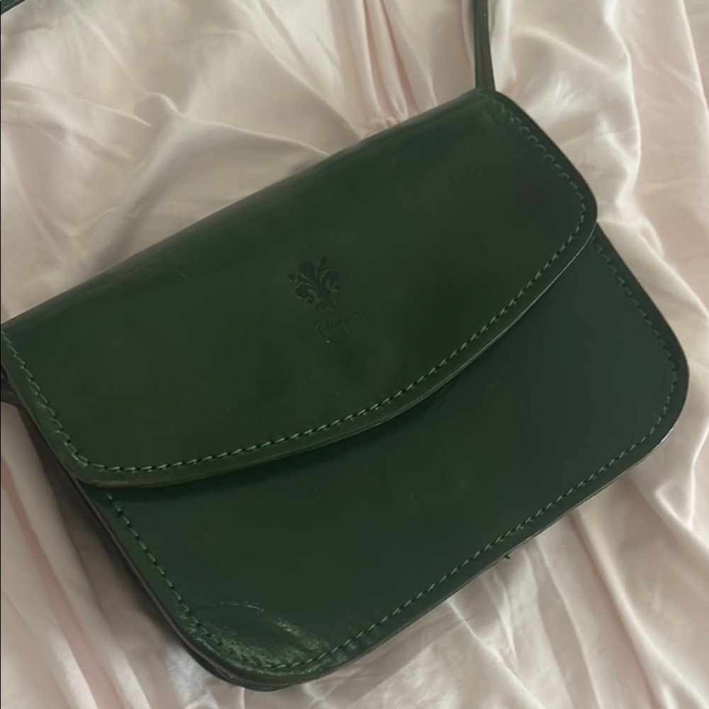 Elegant Green Leather Crossbody Bag